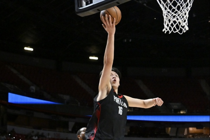 万众瞩目！杨瀚森首秀惊艳表现 直接空降热搜第二